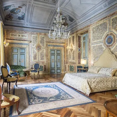 Residenza Napoleone Iii Oda ve Kahvaltı 4*