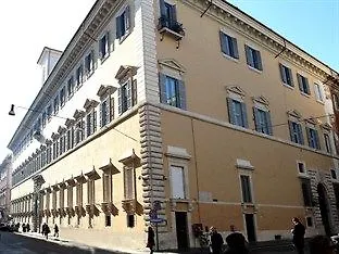Oda ve Kahvaltı Residenza Napoleone Iii 4*