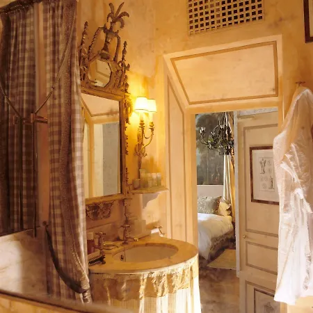 Oda ve Kahvaltı Residenza Napoleone Iii 4*